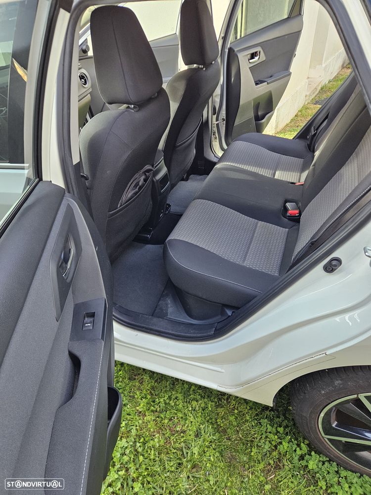 Toyota Auris 1.8 HSD Comfort +P.Techno+P.Sport - 8