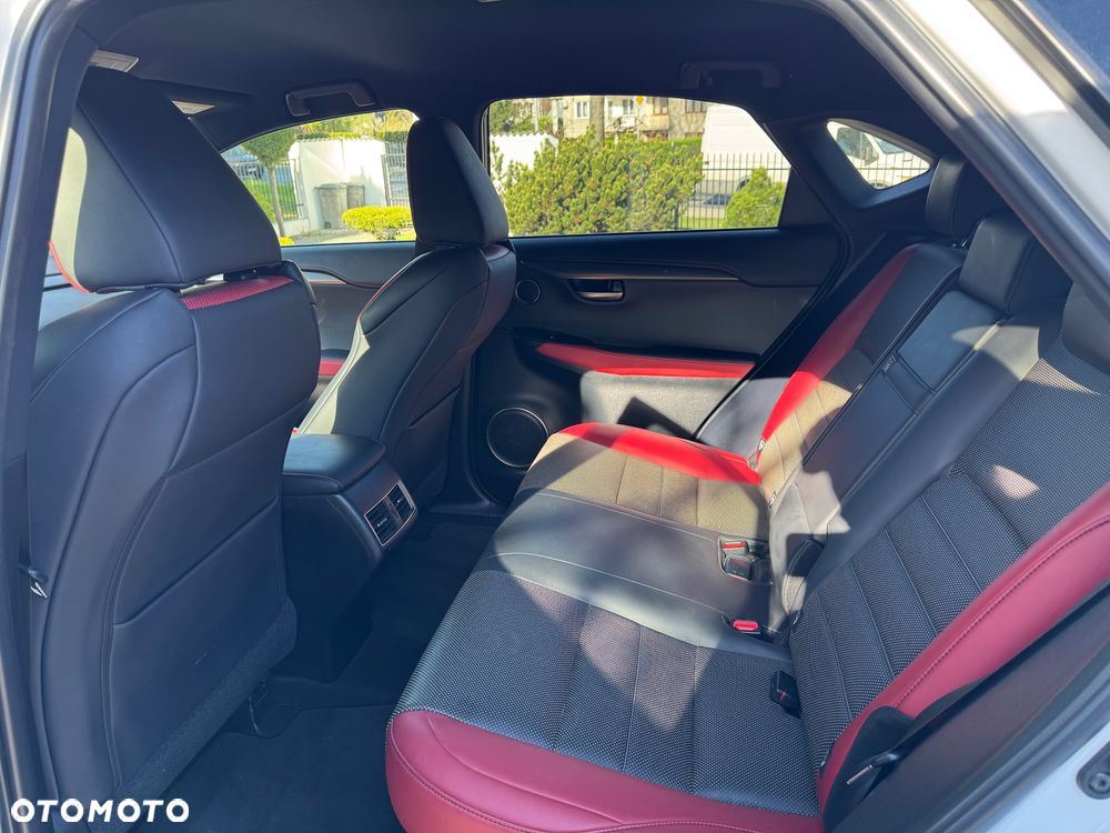 Lexus NX 300 GPF F Sport AWD - 4
