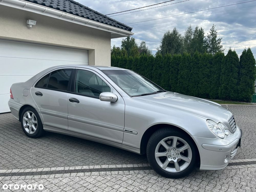 Mercedes-Benz Klasa C 180 Kompressor Automatik Classic - 13