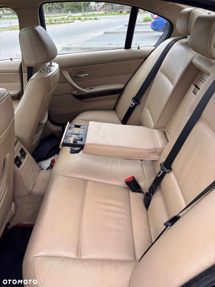 BMW Seria 3 325xi - 11