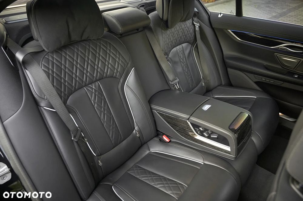 BMW Seria 7 - 27