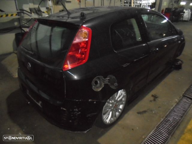 Carro MOT: 199A3000 Cxvel: 55192042 FIAT GRANDE PUNTO 2008 1.3D 90CV 3P PRETO DIESEL - 3