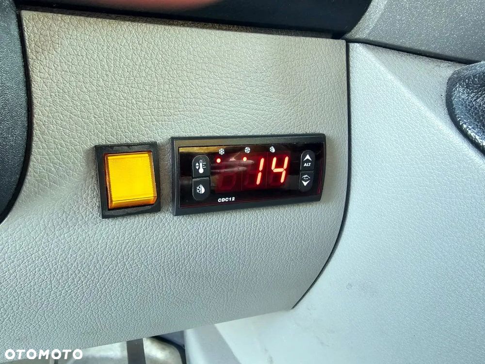 Mercedes-Benz Sprinter - 23