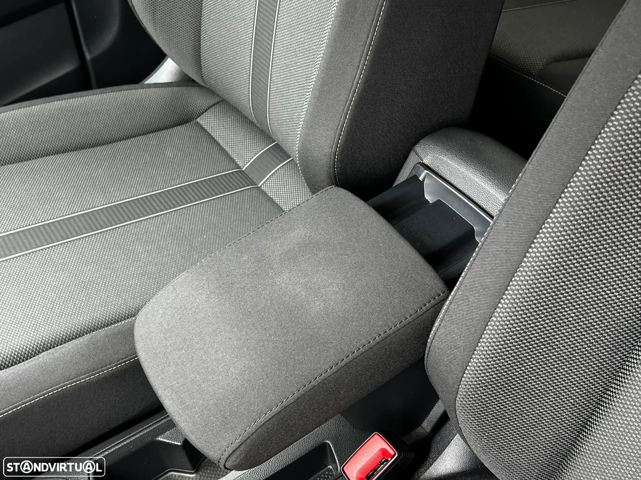 VW T-Roc 1.0 TSI Urban - 57