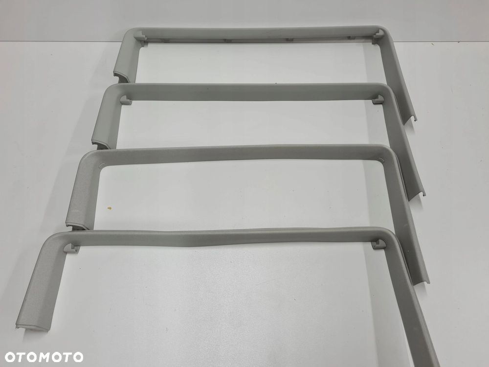 VW T5 MULTIVAN tapicerka listwa drzwi przesuwnych PRAWA - 4