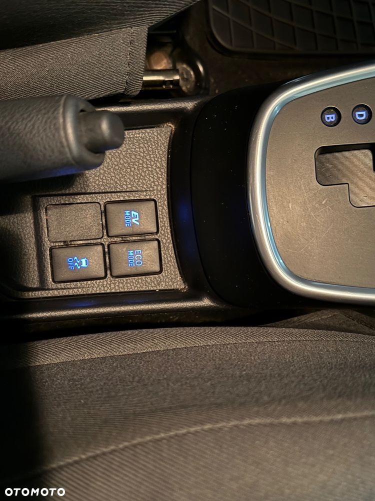 Toyota Yaris Hybrid 100 Dynamic - 20
