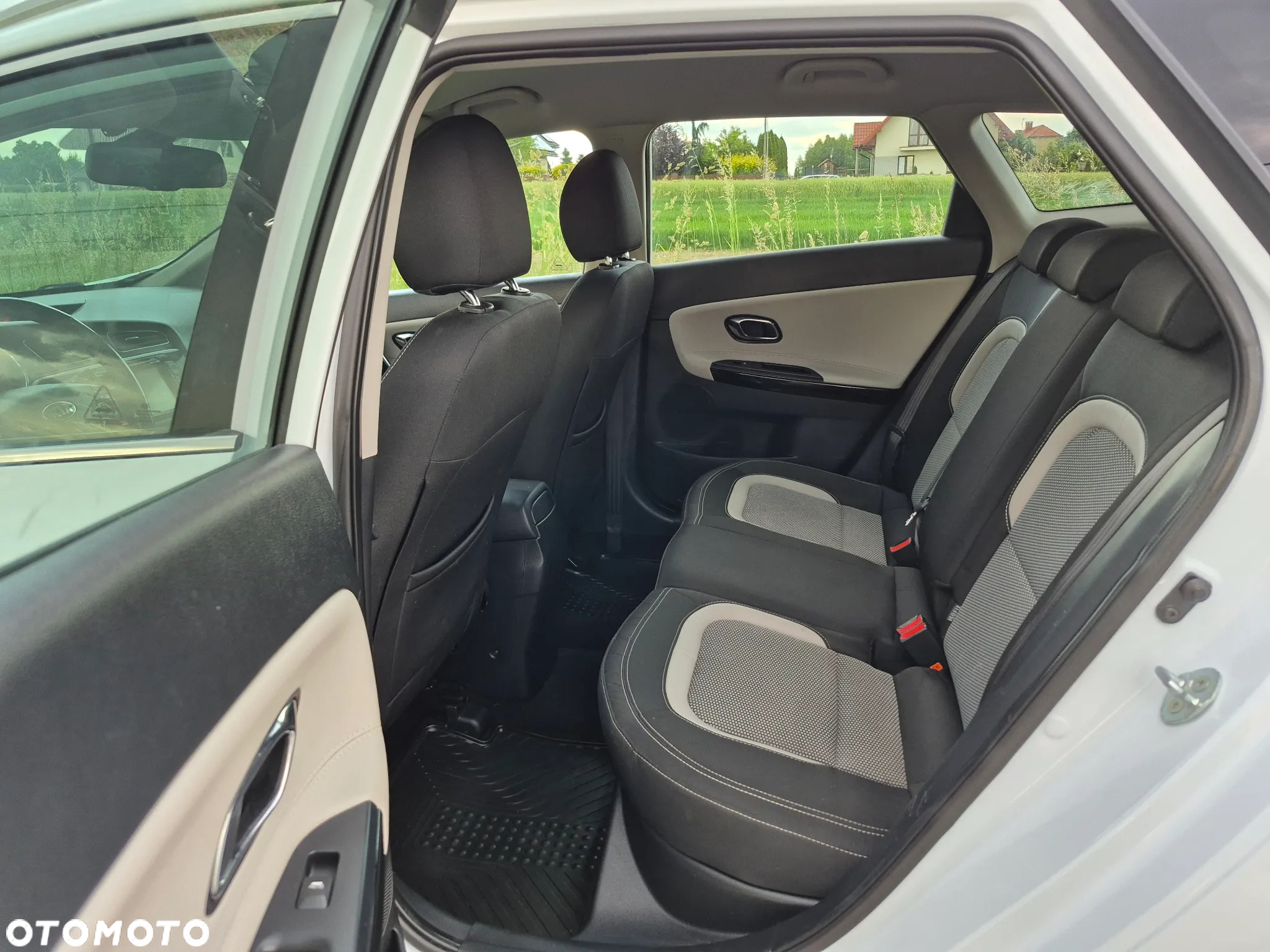 Kia Ceed 1.6 GDI ISG SW Platinum Edition - 13
