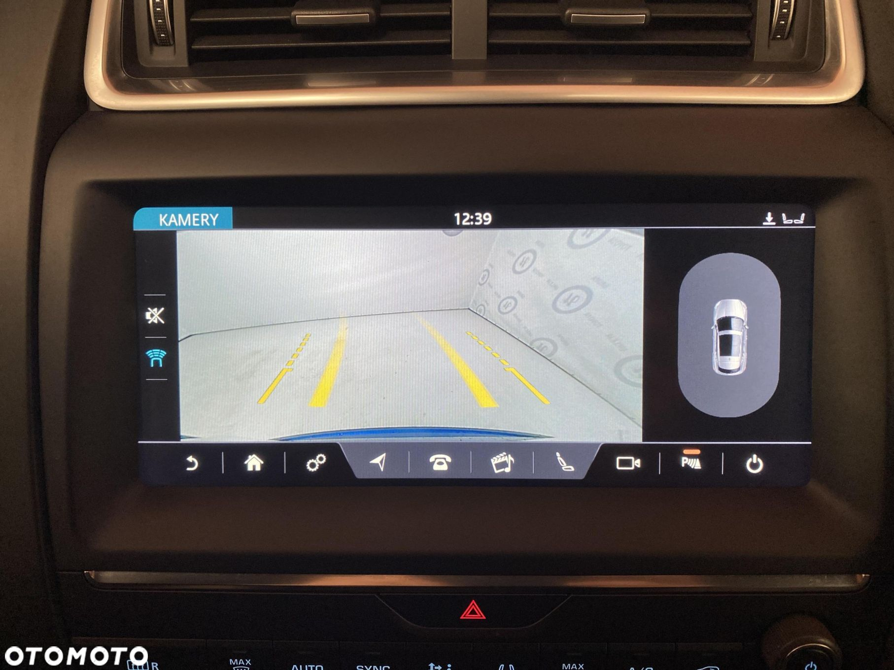 Jaguar E-Pace 2.0 i4P AWD R-Dynamic HSE - 17