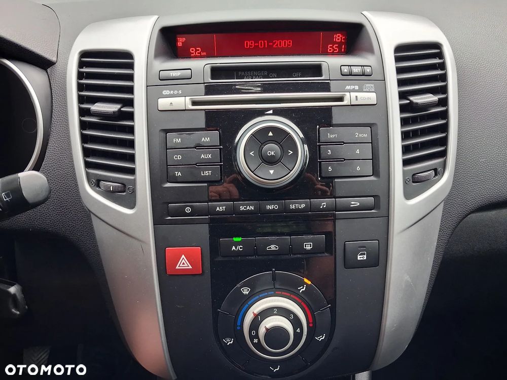 Kia Venga 1.4 CVVT Vision - 16