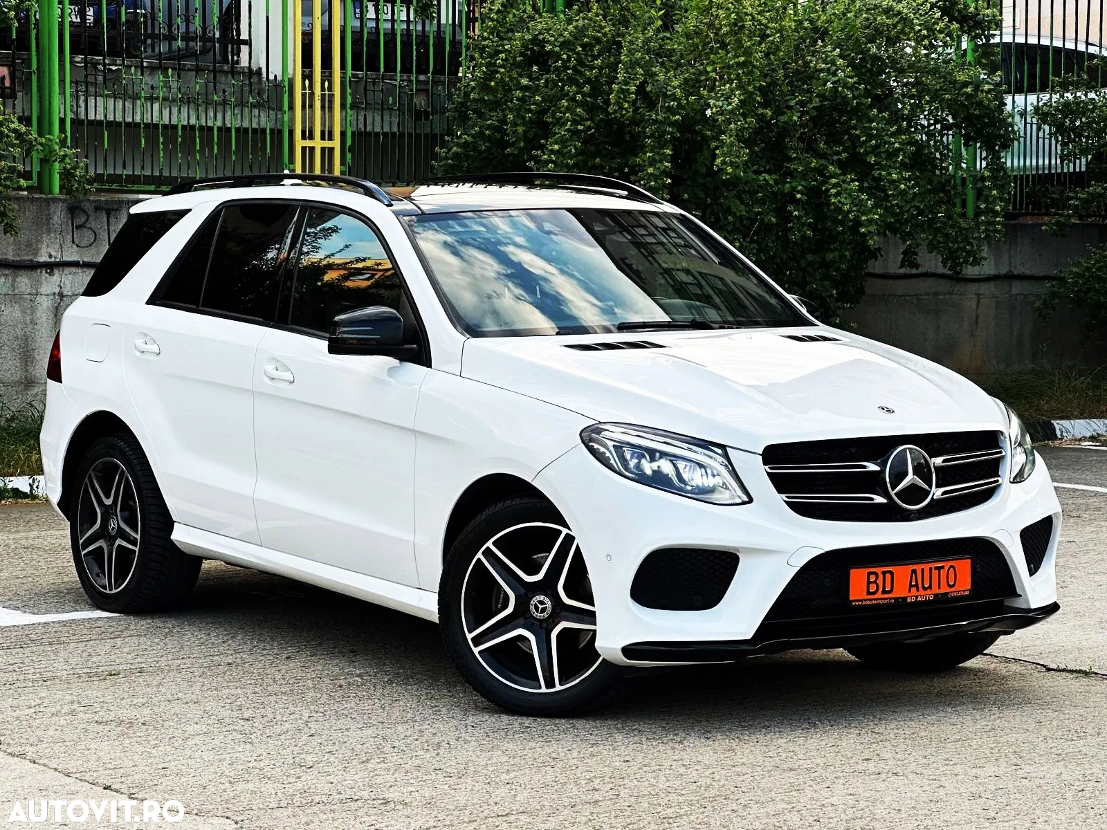 Mercedes-Benz GLE 350 d 4Matic 9G-TRONIC AMG Line - 2