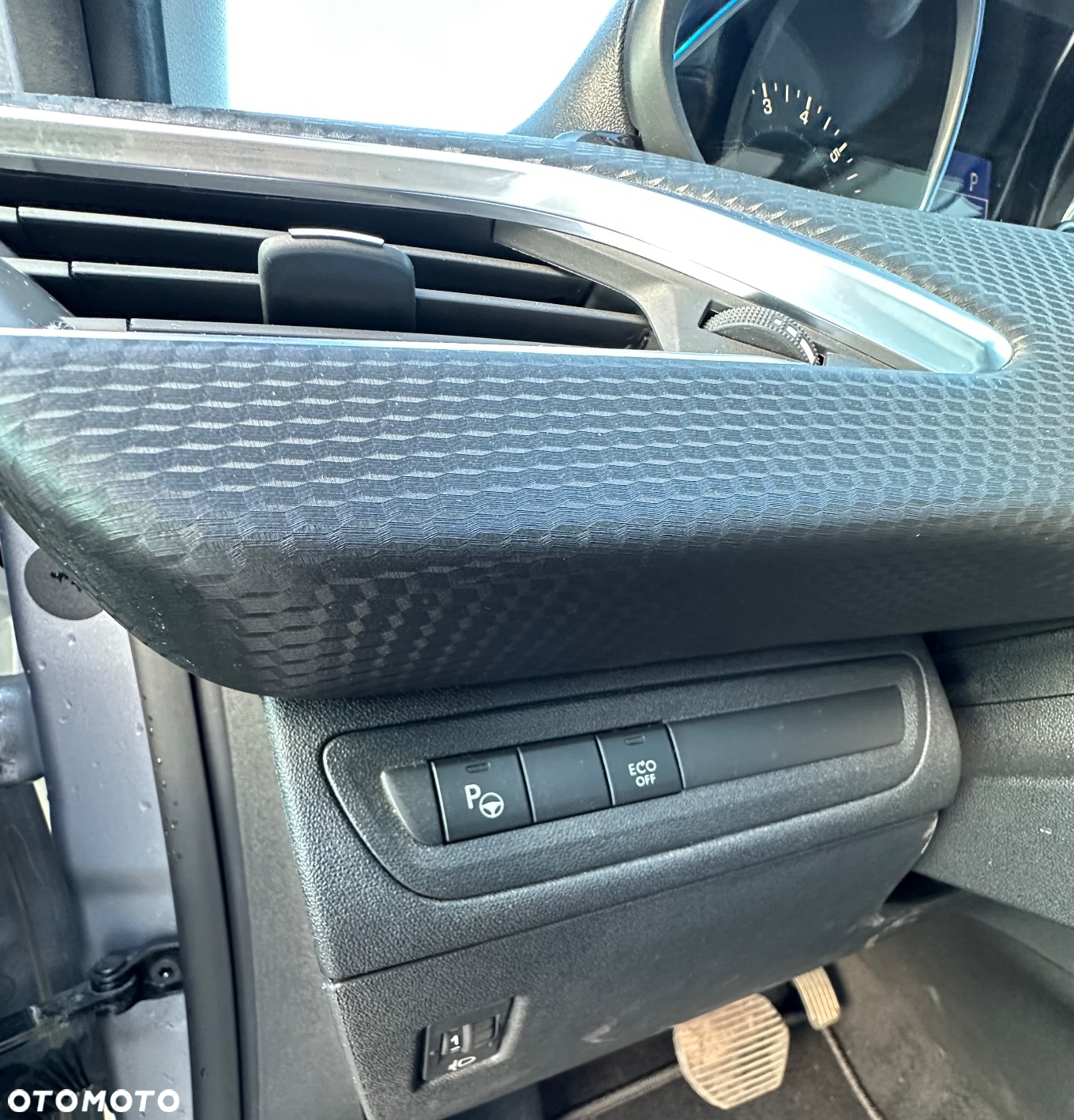Peugeot 2008 1.2 Pure Tech Allure S&S EAT6 - 20