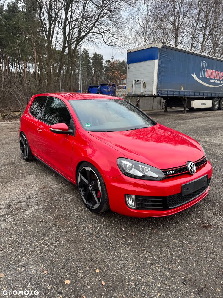 Volkswagen Golf 2.0 TSI GTI - 2