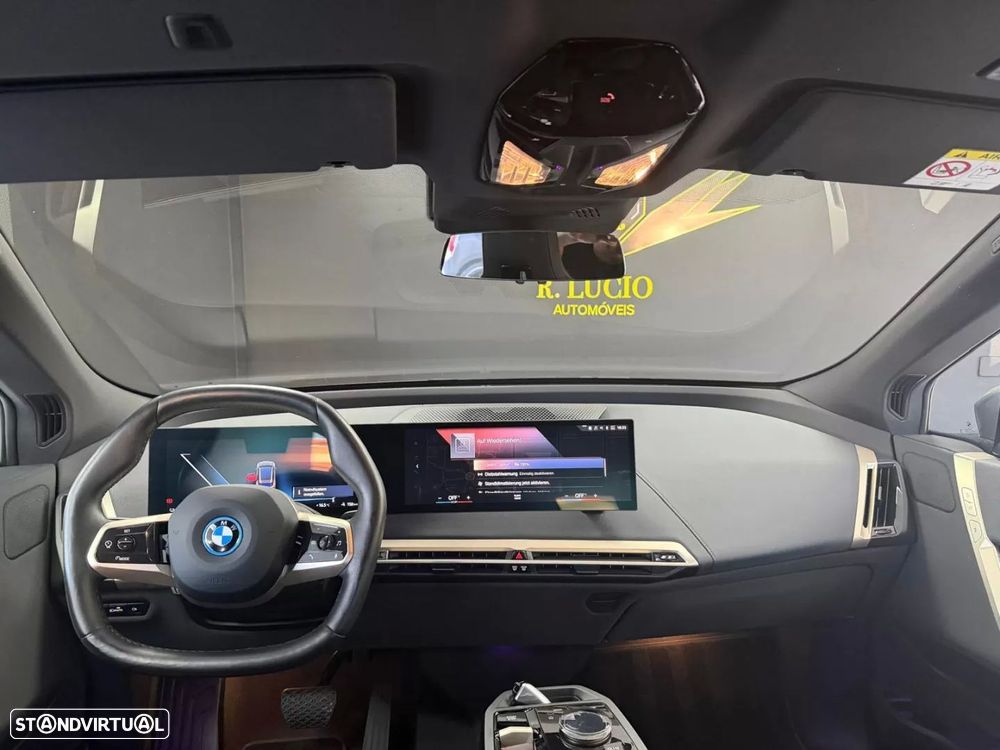 BMW iX xDrive 40 Pack Desportivo - 26