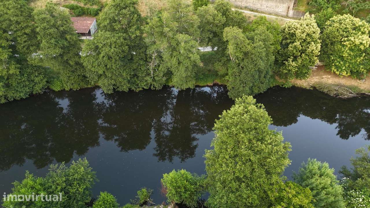 Refúgio de Verão junto ao Rio Alva - Grande imagem: 3/24