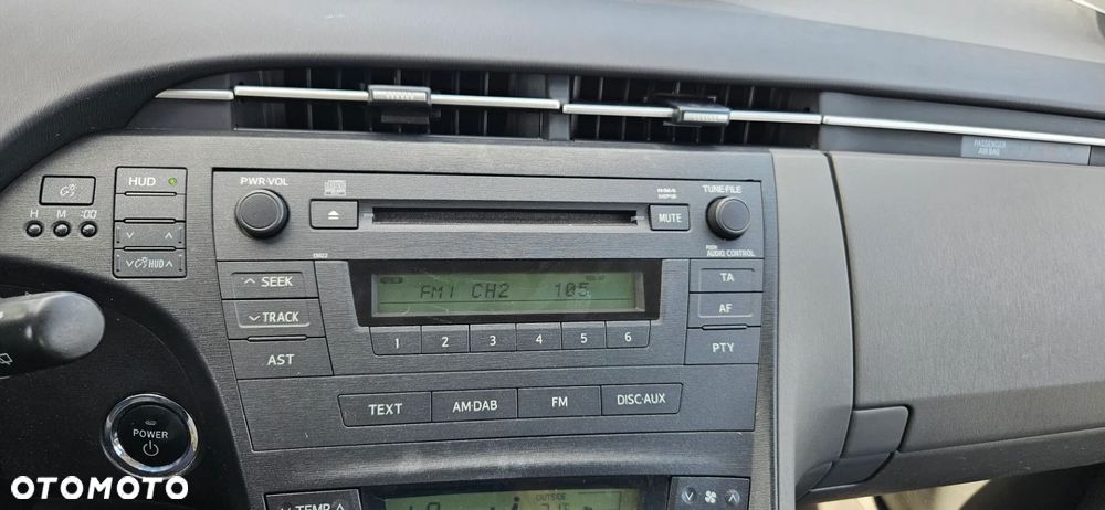Toyota Prius (Hybrid) - 36