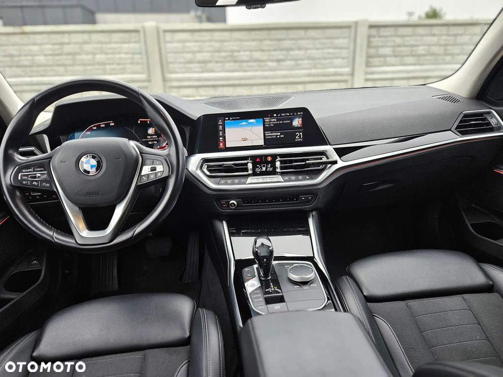 BMW Seria 3 320d Sport Line Shadow - 12