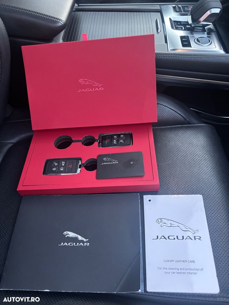 Jaguar F-Pace D200 AWD S - 15