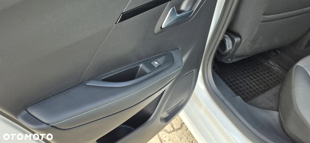 Peugeot 208 1.2 PureTech Allure Pack S&S EAT8 - 26