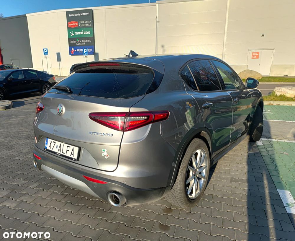 Alfa Romeo Stelvio - 5