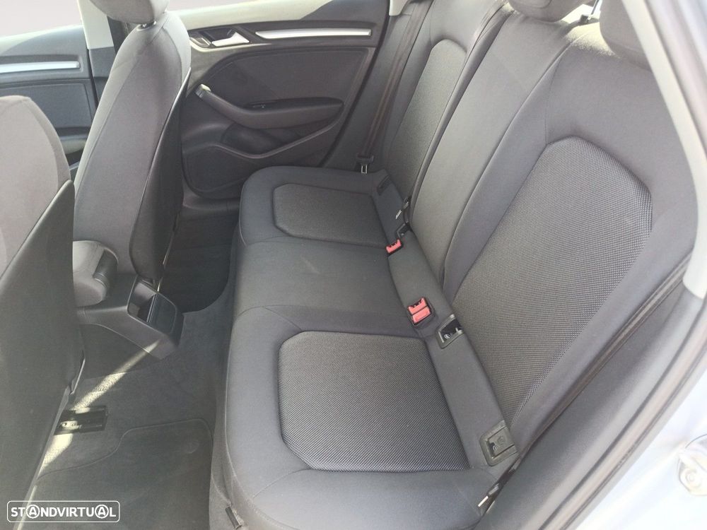 Audi A3 Sportback 1.6 TDI - 13