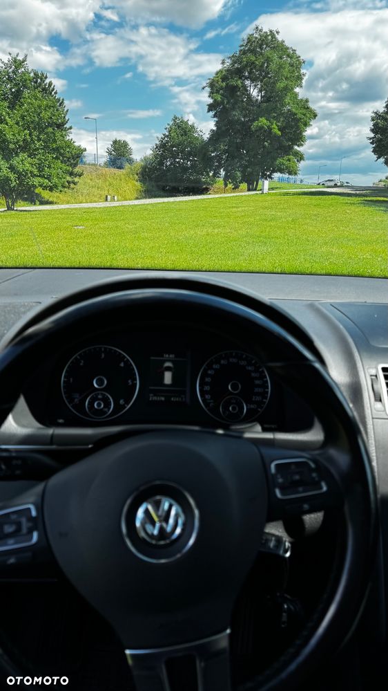 Volkswagen Touran 1.6 TDI DPF BlueMotion Technology MATCH - 14