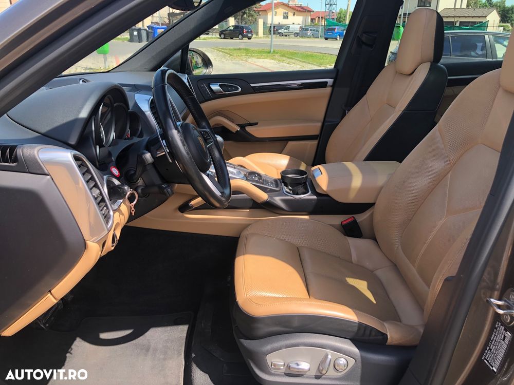 Porsche Cayenne 3.0 L V6 - 11