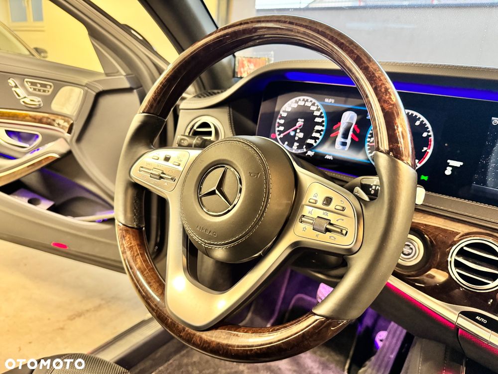 Mercedes-Benz Klasa S 560 L 4Matic 9G-TRONIC - 32