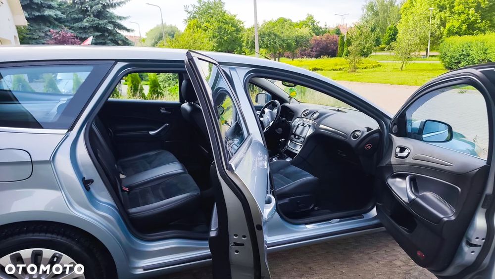 Ford Mondeo 2.3 Titanium - 31