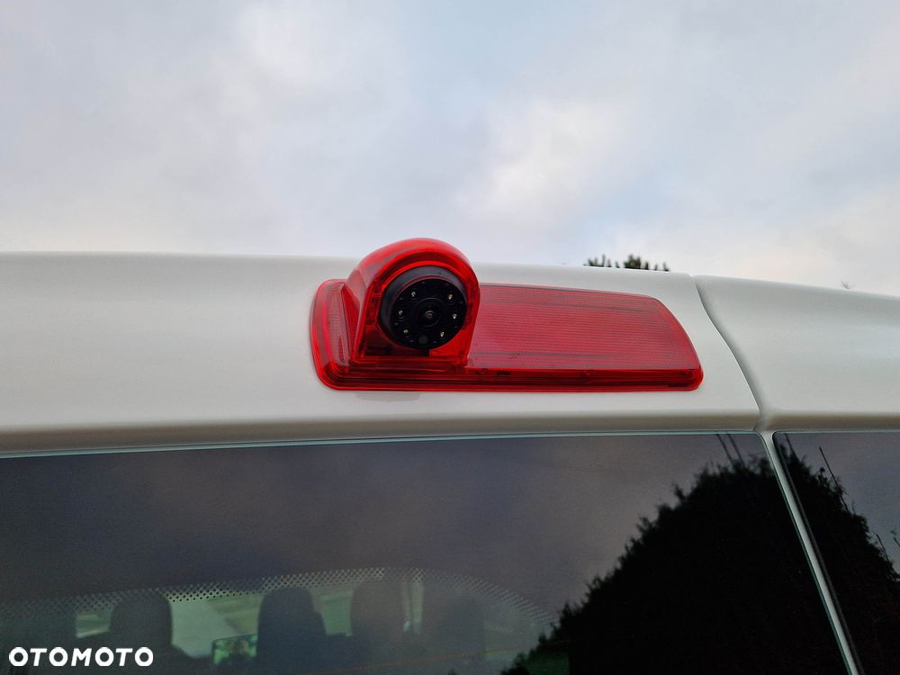 Renault Trafic 2.0 dCi - 17