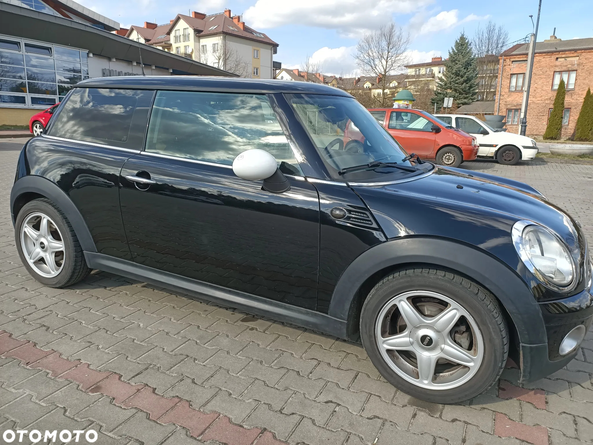 MINI ONE Standard - 3