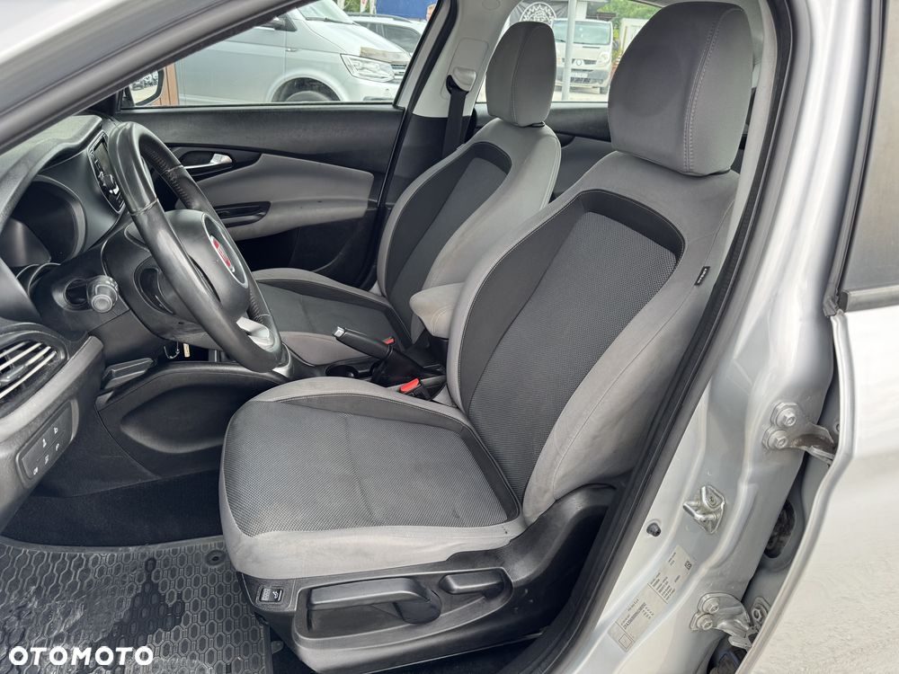 Fiat Tipo 1.6 E-Torq Lounge - 23