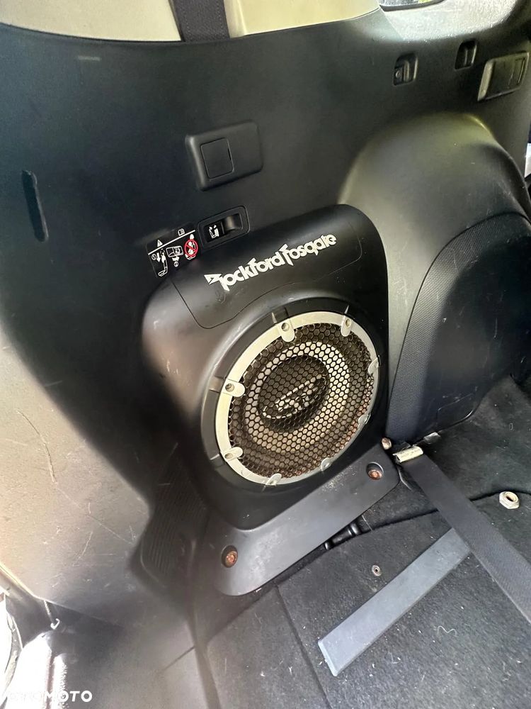 Mitsubishi Outlander - 16