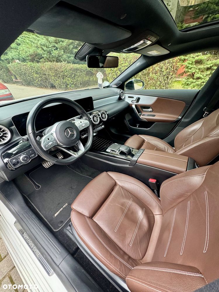 Mercedes-Benz CLA 180 d AMG Line 7G-DCT - 12
