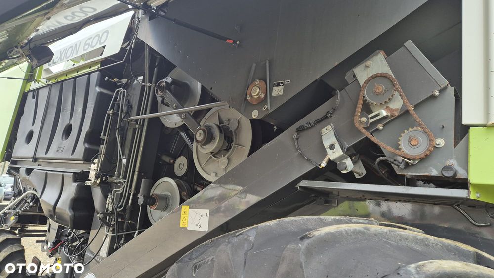 Claas Lexion 600 z hederem - 23