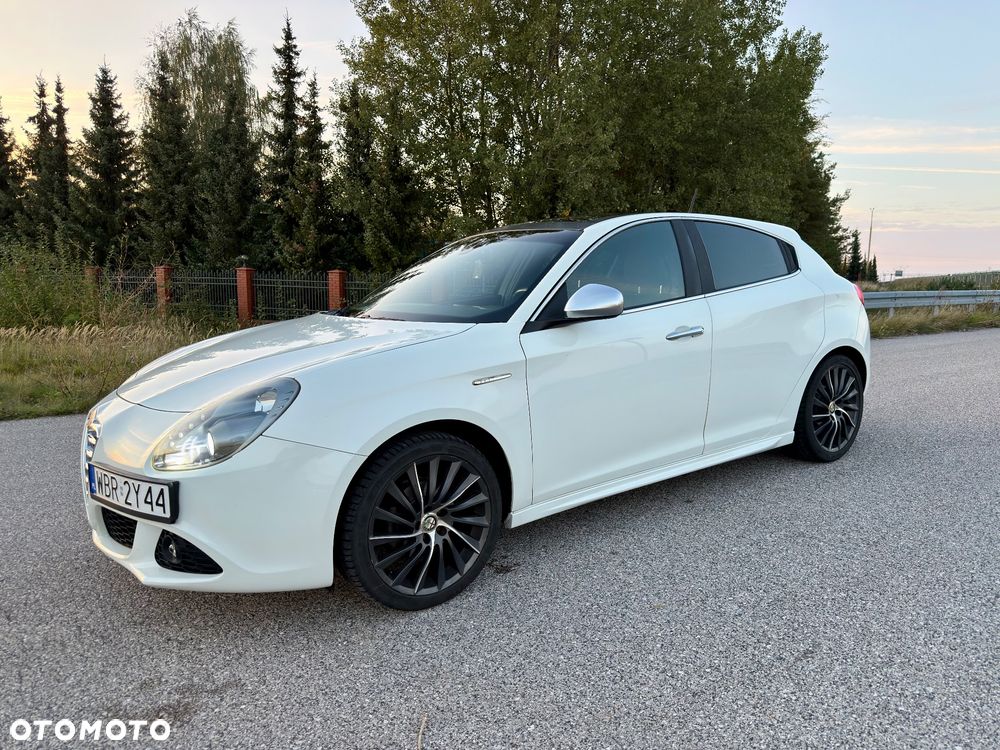 Alfa Romeo Giulietta 2011 photo 2