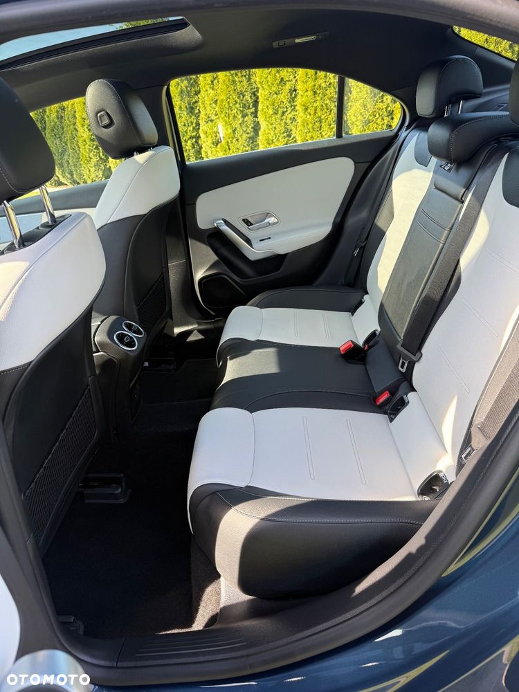 Mercedes-Benz Klasa A 220 4-Matic AMG Line 8G-DCT - 8