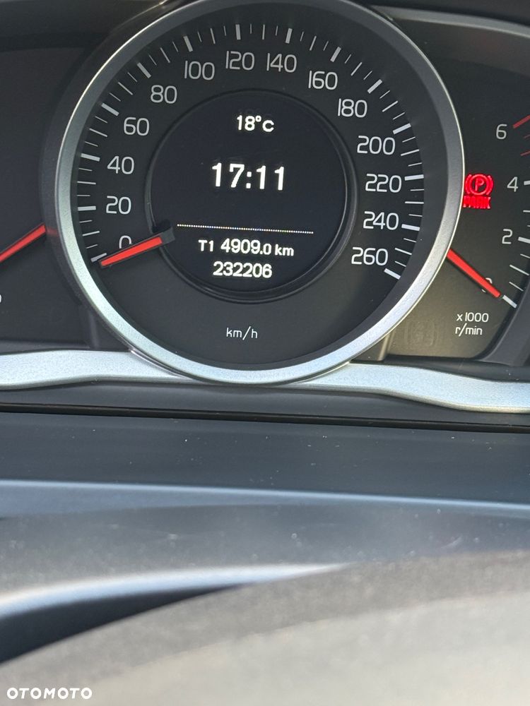 Volvo V60 Cross Country - 14
