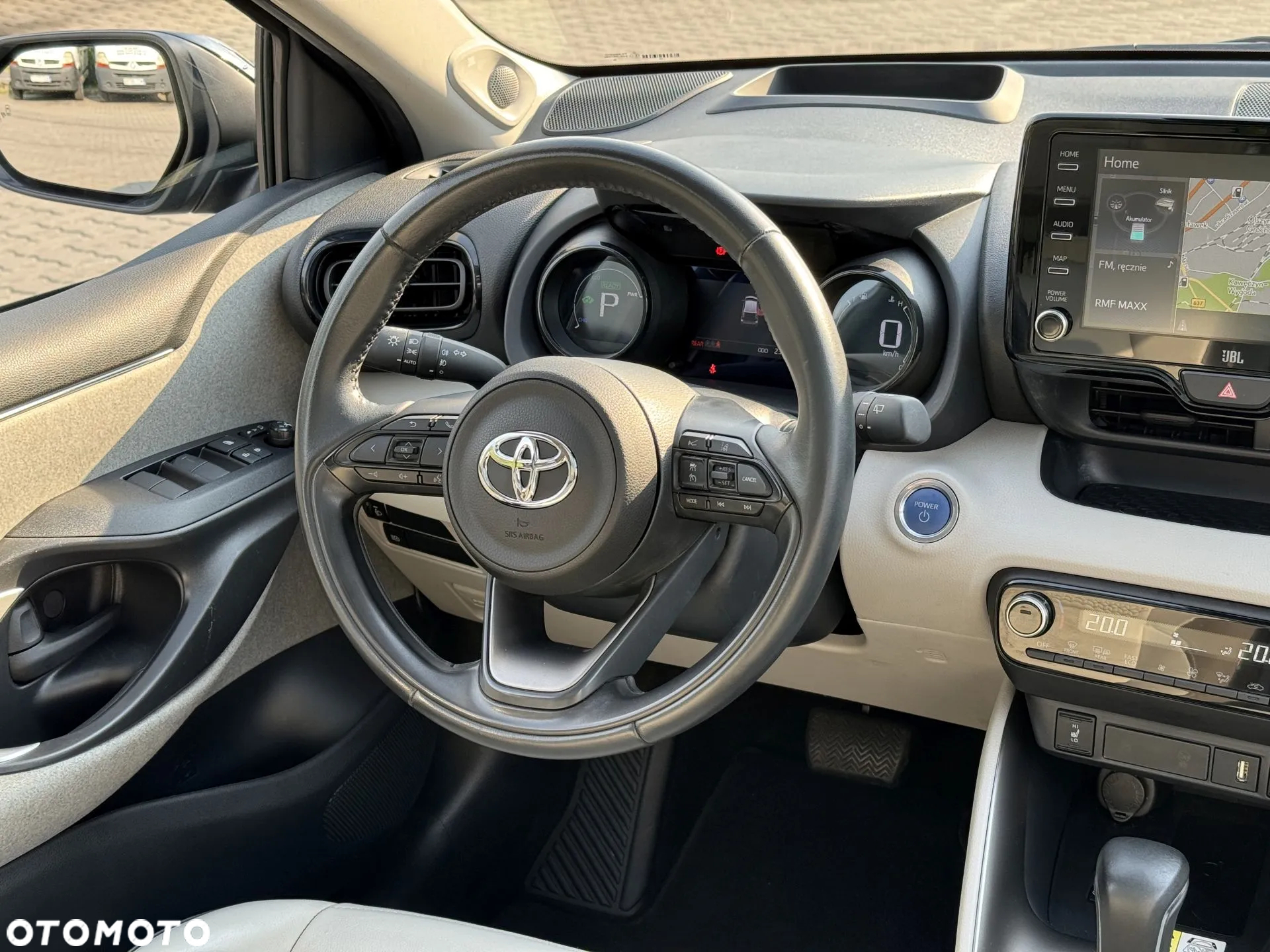 Toyota Yaris Hybrid 116 1.5 VVT-i Black&White - 13