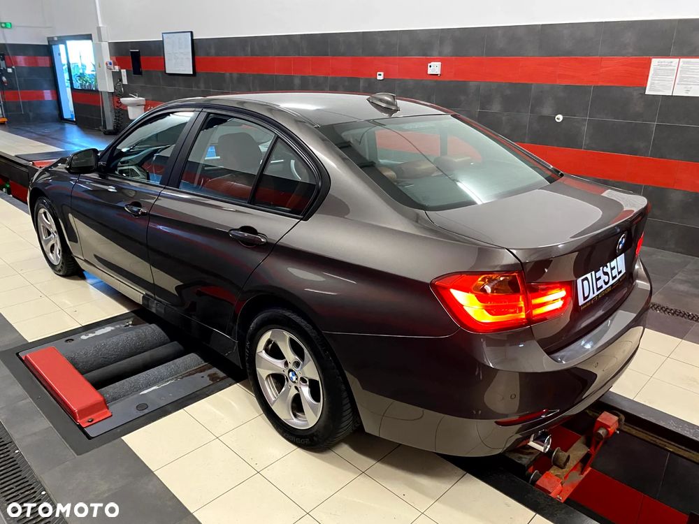 BMW Seria 3 316d Sport Line - 7