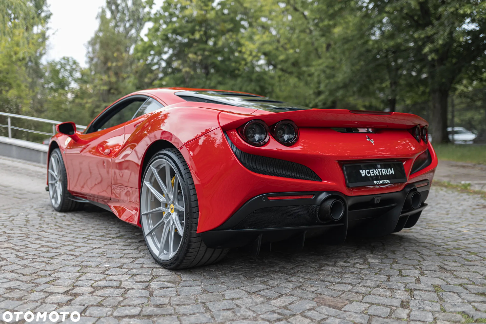 Ferrari F8 Tributo - 12