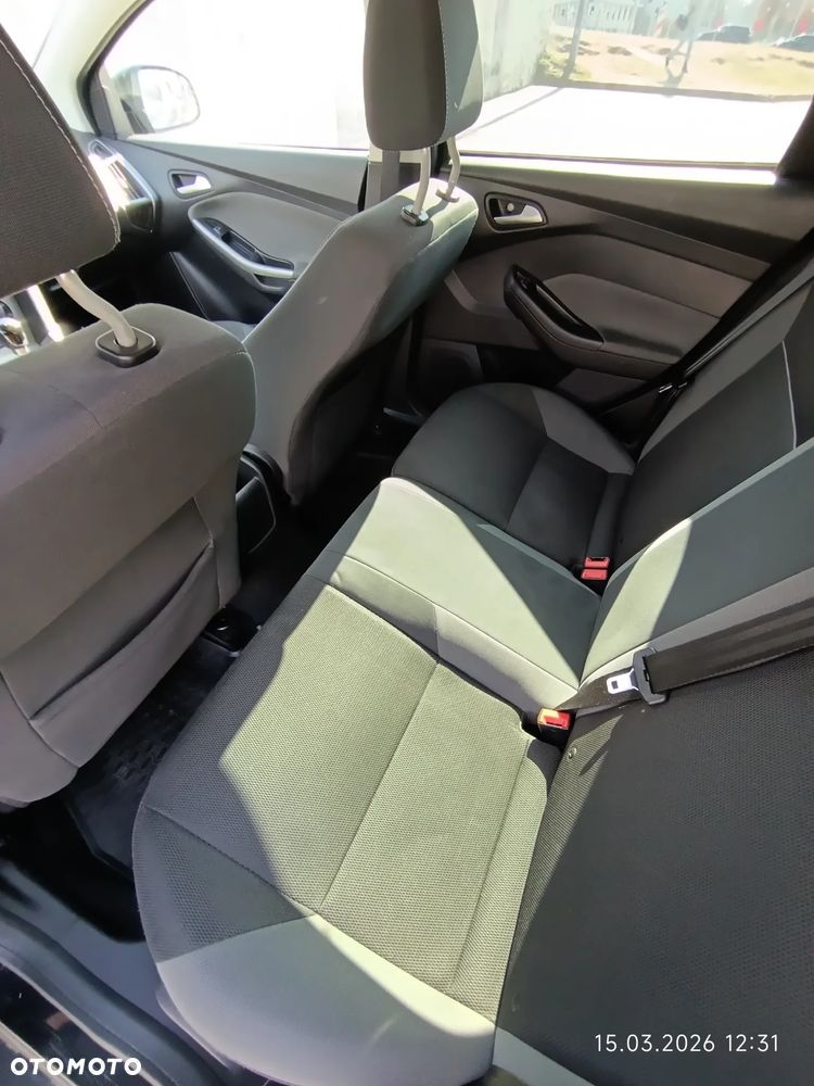 Ford Focus 1.6 TDCi DPF Ambiente - 6