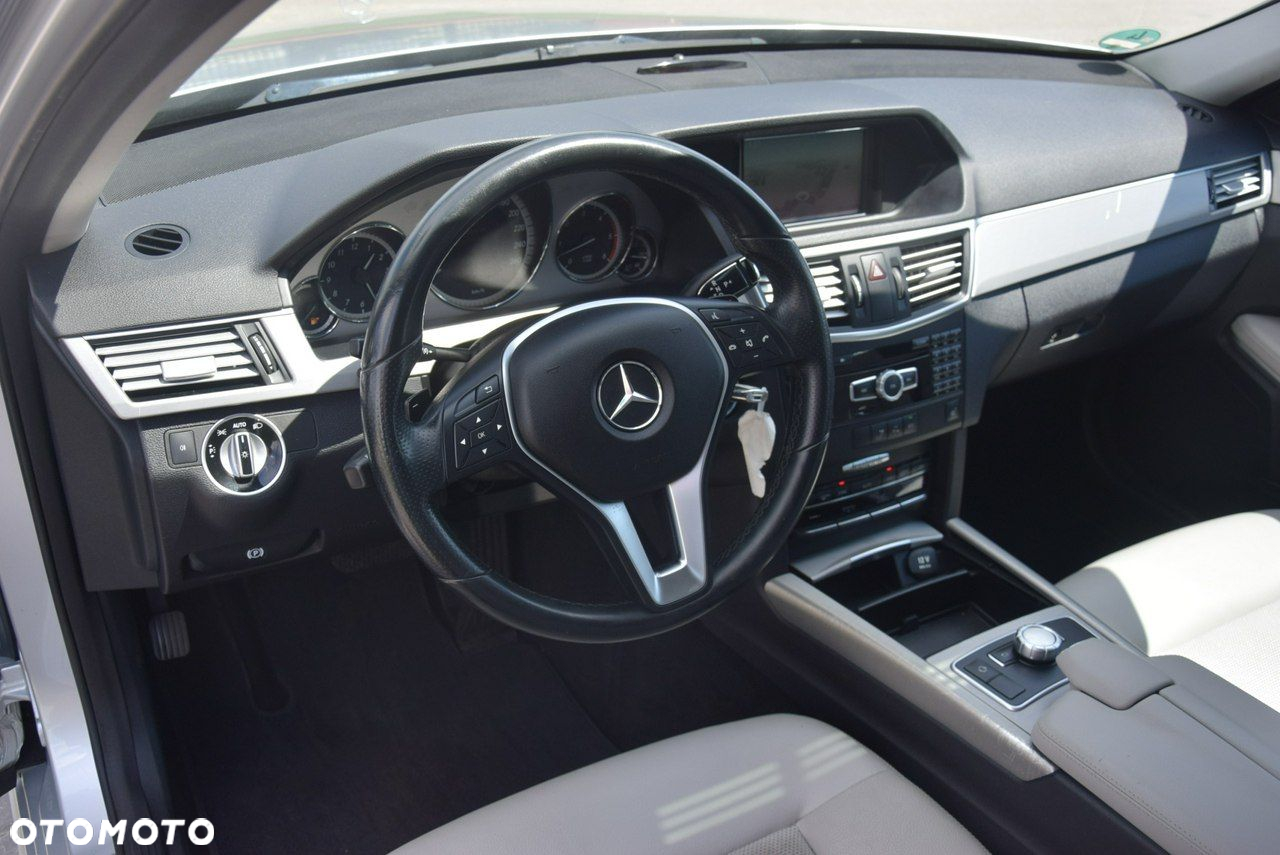 Mercedes-Benz Klasa E 350 CDI BlueEff Avantgarde - 31