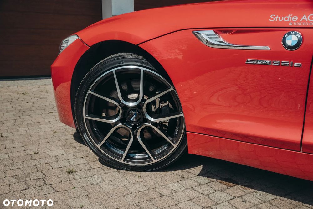 BMW Z4 sDrive35is - 16
