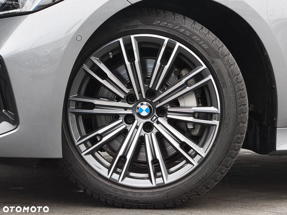 BMW Seria 3 330i xDrive M Sport - 13