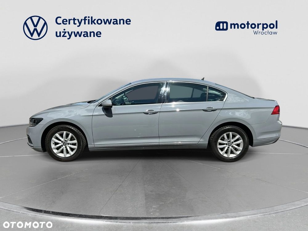Volkswagen Passat - 4