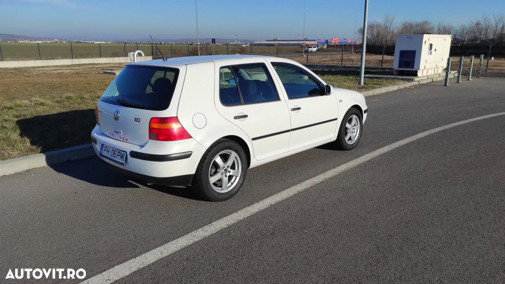 Volkswagen Golf - 16