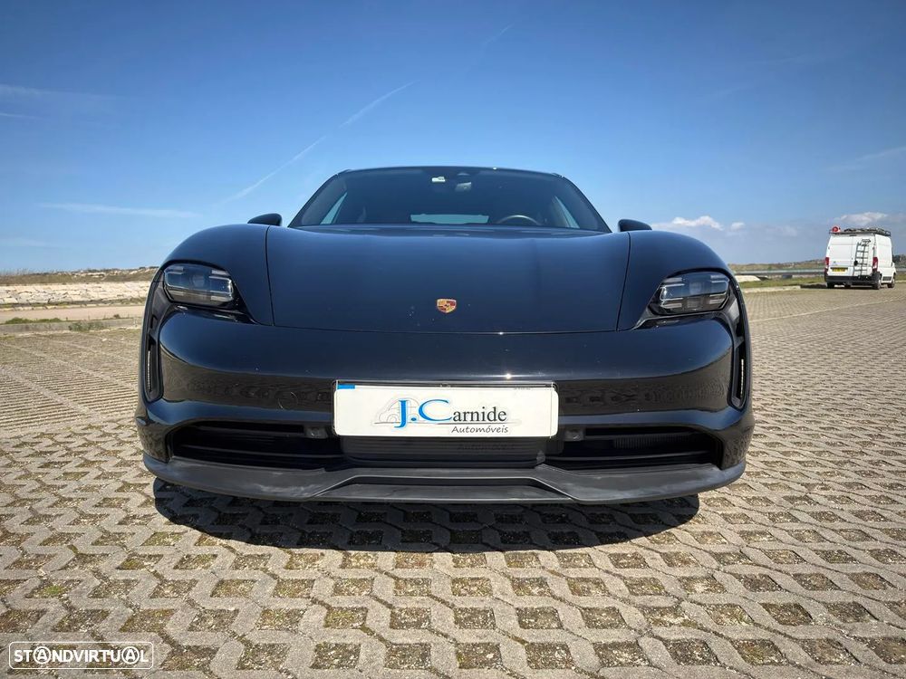 Porsche Taycan 4 - 5