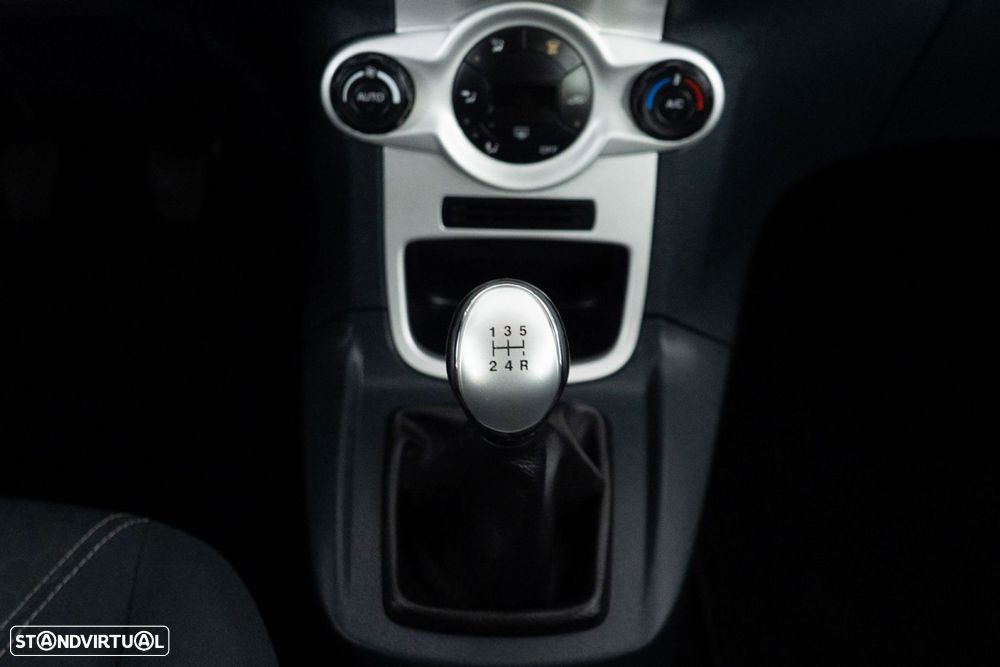 Ford Fiesta 1.25 Titanium - 23