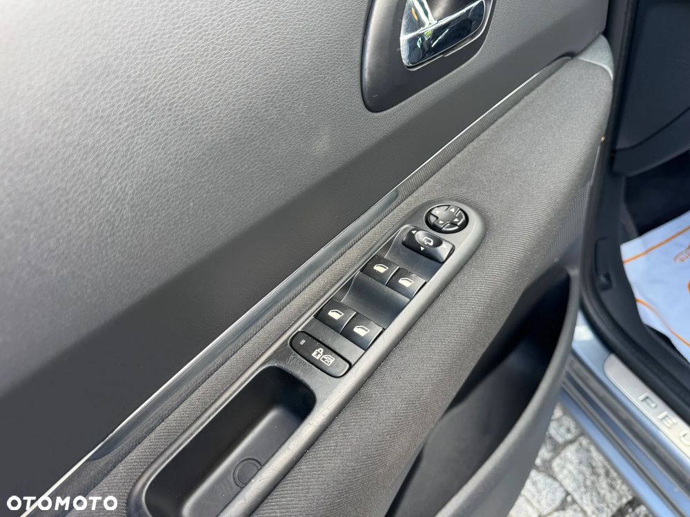 Peugeot 5008 2.0 HDi Premium - 25
