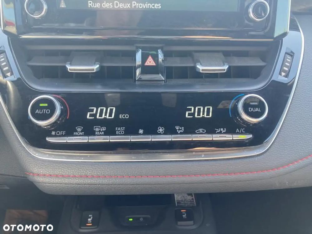 Toyota Corolla 2.0 Hybrid Executive - 25